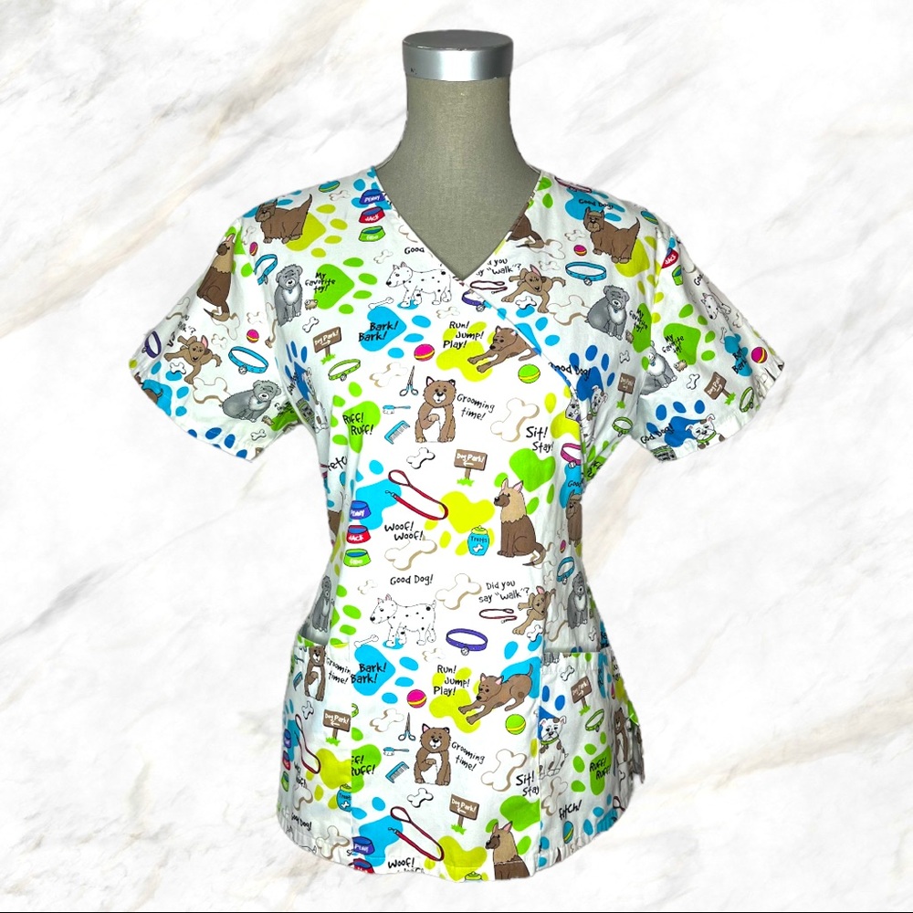 Libby | Playful Dogs Print Blue & Green Paw Print White Scrub Top